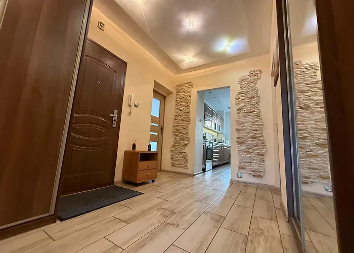 Chocisza Moonsky * بوزنان