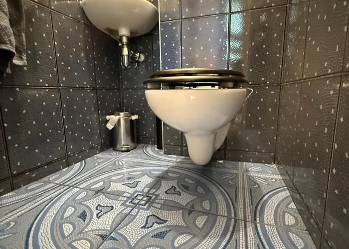 Chocisza Moonsky بوزنان