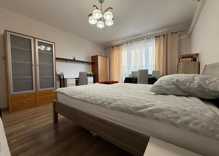 Chocisza Moonsky * بوزنان